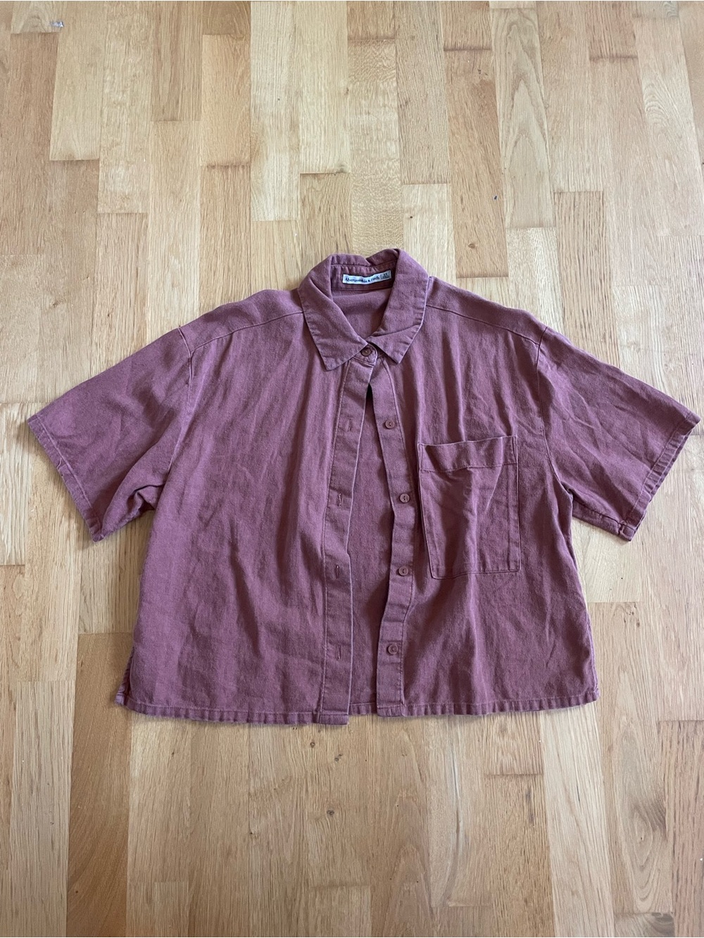 Abercrombie short sleeve cropped button down shirt size XS